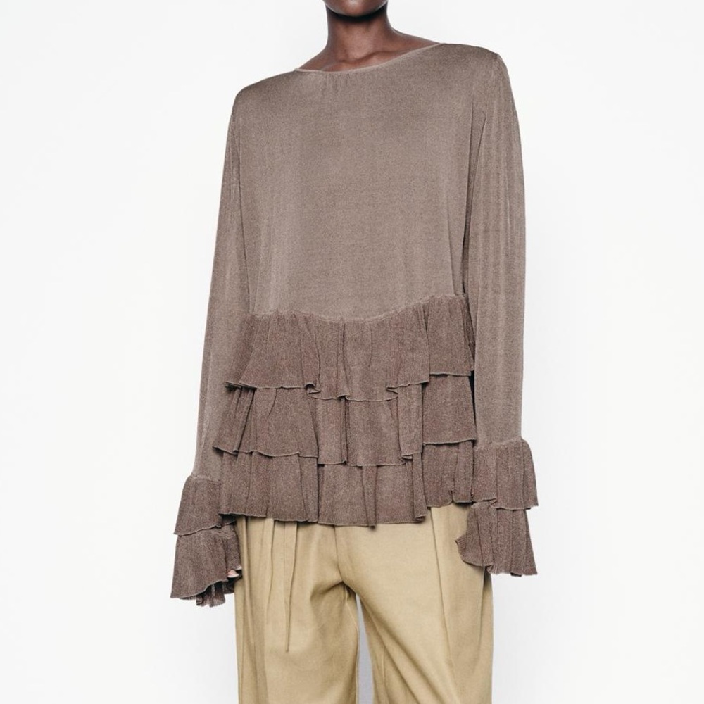 NWT Zara ruffled thin knit sweater